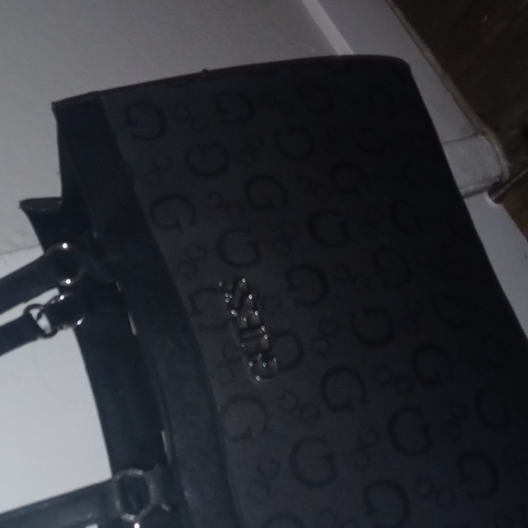 Guess purse - Picture 3 of 3